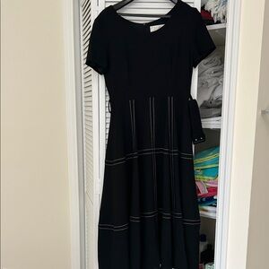 Chic Black Midi Dress with Stitch Detailing